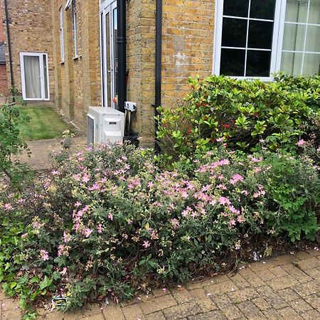 Spacious King Room With Private Entrance - Near Emirates And Camden And King'S Cross - 5 Min To Tube 핀칠리 외부 사진