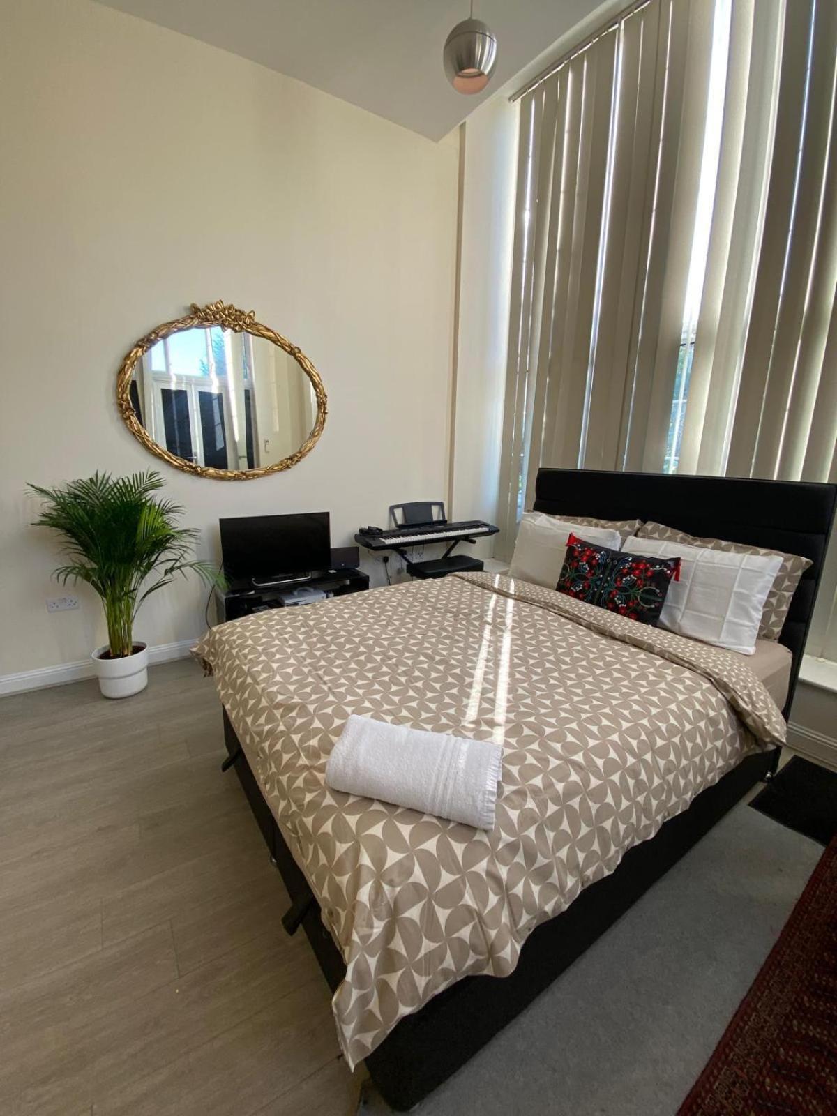 Spacious King Room With Private Entrance - Near Emirates And Camden And King'S Cross - 5 Min To Tube 핀칠리 외부 사진